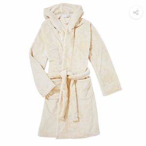 NWT summer& Rose Plush Robe